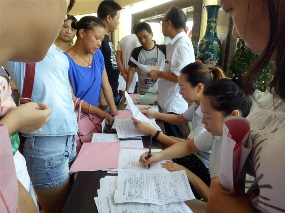 2016年娄底经开区先进制造业企业专场招聘会圆满成功