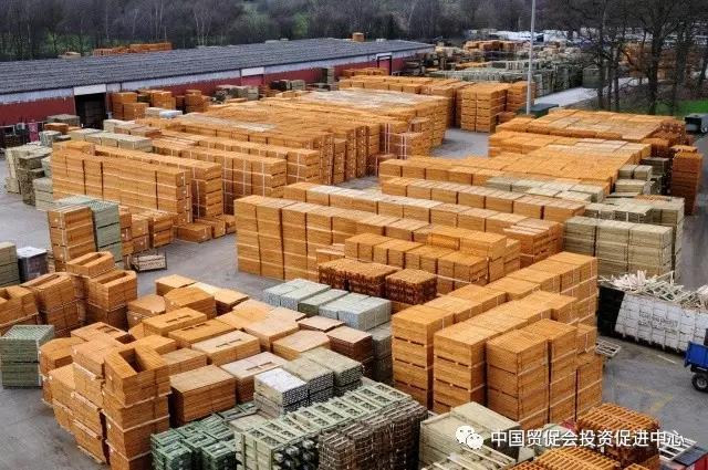 领先的英国经销商寻找木制园艺用品制造商（装饰围栏、藤架、边缘处理、家具等）